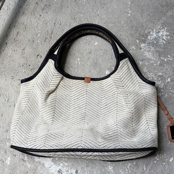Ugg tote - Picture 1 of 11